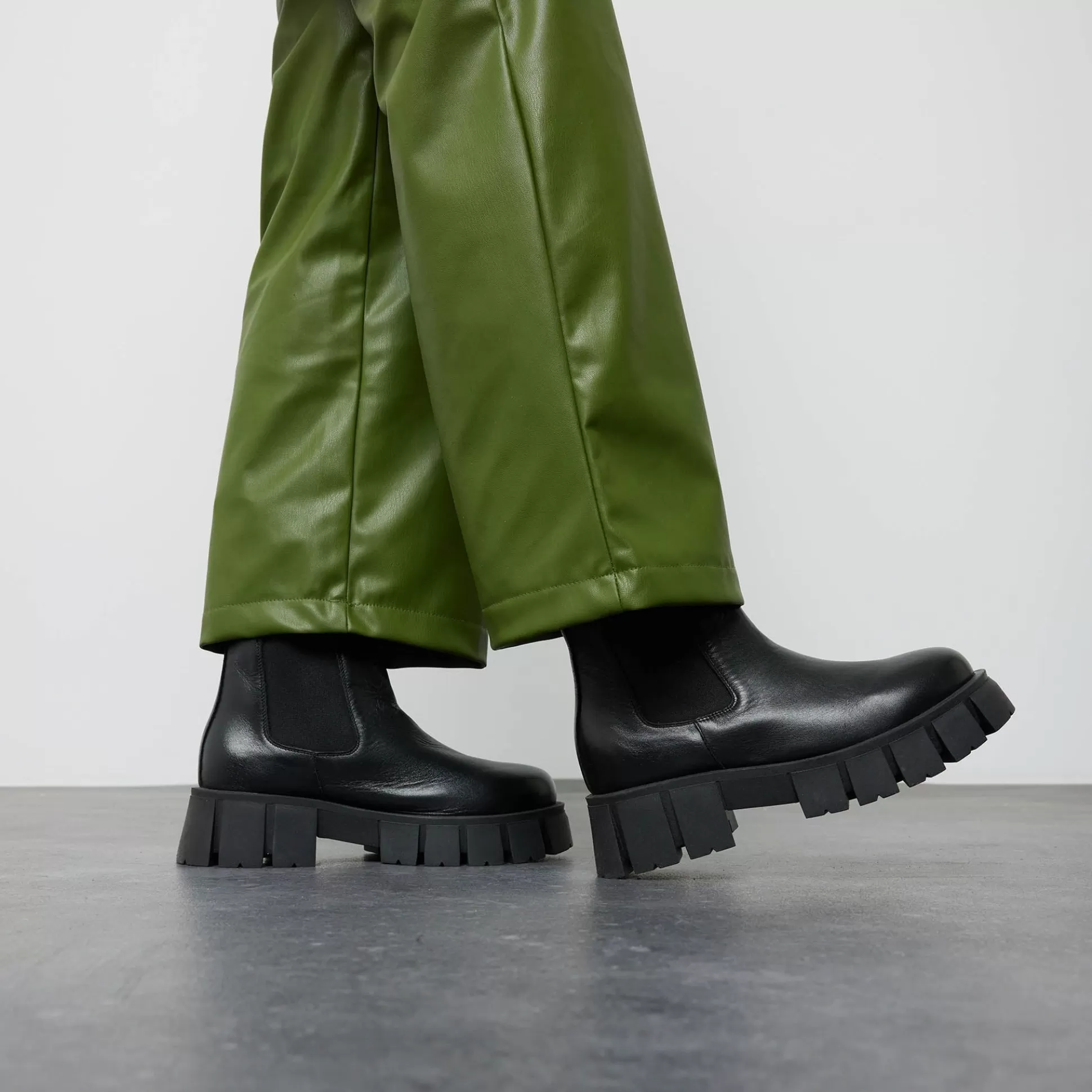 Vrouw Lazamani Dames Chelsea Boots 55.084 Nero